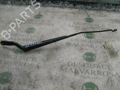 Used Front windshield wiper arm FORD FIESTA V (JH_, JD_) 1.4 TDCi (68 hp) 3735518