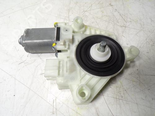 Used Left front window motor Left front window motor MERCEDES-BENZ C-CLASS T-Model (S205) C 220 BlueTEC / d (205.204) (170 hp) 10691860 10691860