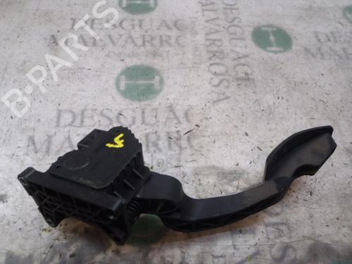 Pedal FIAT GRANDE PUNTO (199_) 1.4 (199AXB11, 199AXB1A, 199BXB1A, 199AXL1A) | BP3824208I4