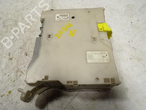 Used Fuse box Fuse box LEXUS IS II (_E2_) 220d (ALE20) (177 hp) 8373210 8373210
