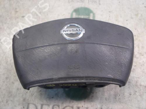 Used Driver airbag NISSAN PRIMASTAR Van (X83) 1.9 dCi 100 (100 hp) 3812481