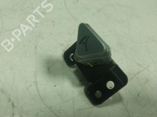tailgate-lock-tesla-model-s-5yjs-90d-awd-600890600c-2012-16520519 main image