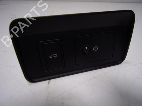 Used Tailgate handle Tailgate handle LAND ROVER DISCOVERY V (L462) D300 MHEV 4x4 (300 hp) 15647712 15647712