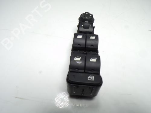 Used Left front window switch Left front window switch OPEL CORSA F (P2JO) [2019-2026] 13498087 13498087