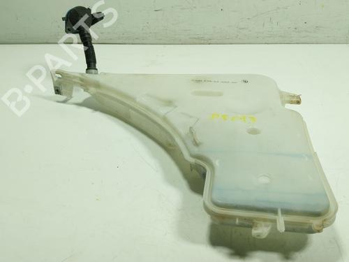 Used Windscreen washer tank Windscreen washer tank 27522243 27522243