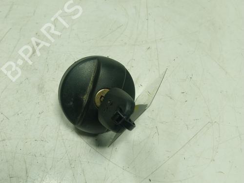 fuel-flap-peugeot-2008-i-cu_-15-bluehdi-100-1608095780-2013-16664713 main image