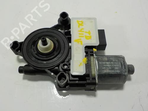 Used Right rear window motor Right rear window motor SEAT IBIZA V (KJ1, KJG) 1.0 TSI (110 hp) 13637347 13637347