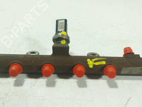 Used Injection rail NISSAN JUKE (F15) 1.5 dCi (110 hp) 33010036
