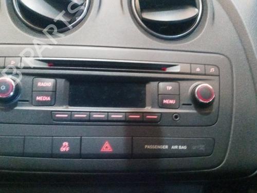 Radio SEAT IBIZA IV SC (6J1, 6P5) 1.2 TSI | BP8286394E6