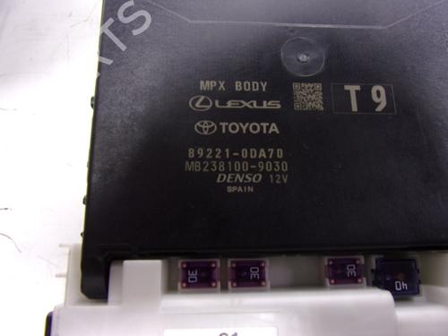 Fuse box TOYOTA YARIS (_P21_, _PA1_, _PH1_) 1.5 Hybrid (MXPH11) | BP15887582E1 