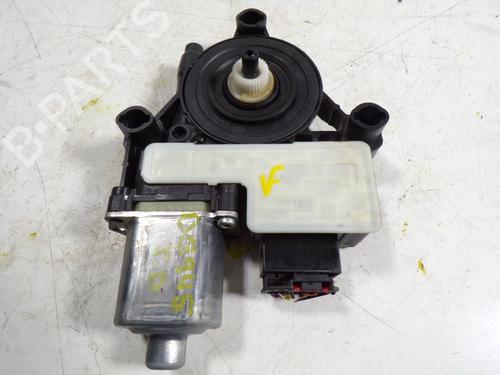 Rudehejsemotor bagstkærm højre VW POLO VI (AW1, BZ1, AE1) 1.0 TSI (95 hp) 7847147