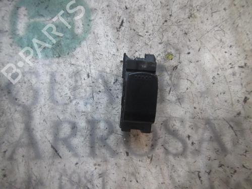 Used Right front window switch Right front window switch SUZUKI SWIFT III (MZ, EZ) 1.3 (RS413, ZC11S) (92 hp) 3832540 3832540