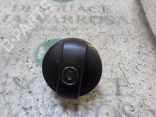 fuel-flap-citroen-c4-cactus-1508f3-2014-9531681 main image