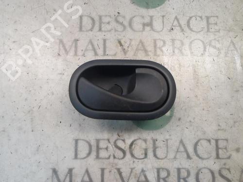 Used Front right interior door handle Front right interior door handle RENAULT CLIO III (BR0/1, CR0/1) 1.4 16V (98 hp) 3807731 3807731