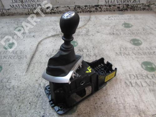 manual-gearbox-selector-renault-megane-iii-hatchback-bz01_-b3_-15-dci-bz09-bz0d-bz1w-bz29-bz14-8201062921-2008-7410680 main image