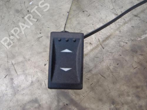 Used Right rear window switch Right rear window switch FORD MONDEO III (B5Y) 2.0 16V (146 hp) 3796959 3796959