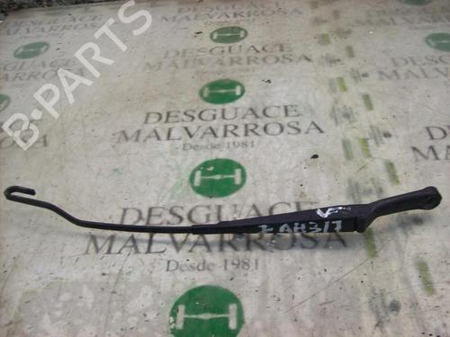 Used Front windshield wiper arm VW PASSAT B5 (3B2) 1.9 TDI (110 hp) 3737353