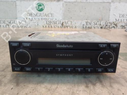 Used Radio Radio SKODA SUPERB I (3U4) 1.9 TDI (130 hp) 3813777 3813777