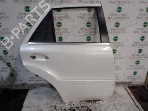 Used Right rear door MERCEDES-BENZ M-CLASS (W164) [2005-2012]  3837506
