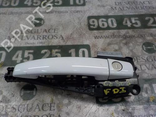 Venstre foran utvendig håndtak OPEL CORSA E (X15) 1.4 (08, 68) (90 hp) 3862439