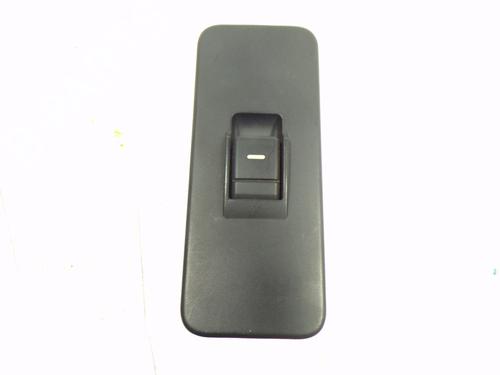 Used Left rear window switch Left rear window switch LAND ROVER RANGE ROVER III (L322) 3.6 D 4x4 (272 hp) 8912880 8912880