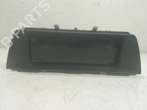 Used Display monitor BMW 5 (F10) 520 d (163 hp) 17441717