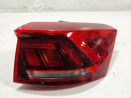 right-taillight-vw-t-roc-a11-d11-2017-33678523 main image