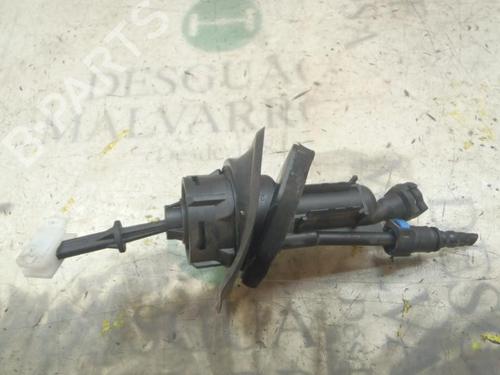 Used Clutch slave cylinder Clutch slave cylinder FORD FOCUS III 2.0 TDCi (163 hp) 14274001 14274001