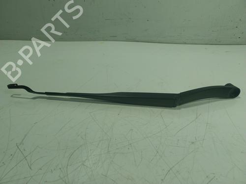 Used Front windshield wiper arm HYUNDAI i40 I (VF) 1.7 CRDI (141 hp) 17608641