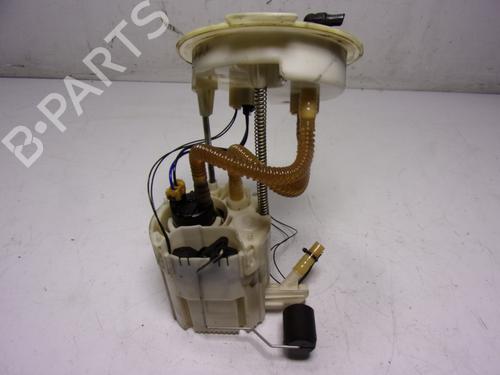 Used Fuel pump BMW 3 (F30, F80) 320 d (163 hp) 15765212