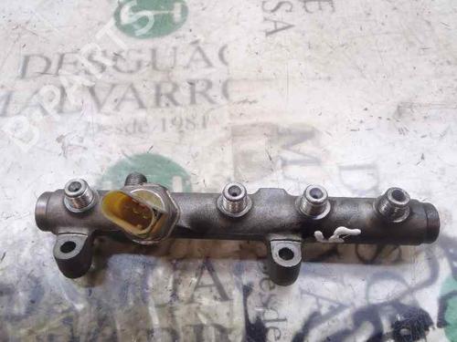 Used Injection rail VW TOUAREG (7LA, 7L6, 7L7) 3.0 V6 TDI (225 hp) 3818396