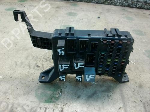 Used Fuse box Fuse box FORD MONDEO III Saloon (B4Y) 2.0 16V TDDi / TDCi (115 hp) 3745571 3745571