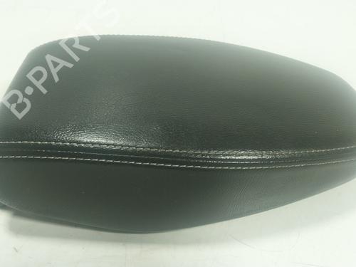 Used Armrest / Center console Armrest / Center console NISSAN JUKE (F15) 1.6 (94 hp) 25205837 25205837