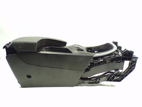 Used Armrest / Center console OPEL INSIGNIA A (G09) 2.0 CDTI (68) (163 hp) 8906385