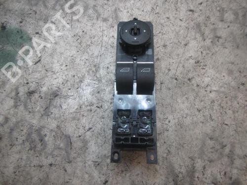 Used Left front window switch Left front window switch FORD FIESTA VI (CB1, CCN) 1.5 TDCi (75 hp) 3826608 3826608