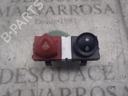 Used Warning switch Warning switch RENAULT MEGANE II Saloon (LM0/1_) 1.6 16V (LM1R, LM0C) (112 hp) 3831972 3831972