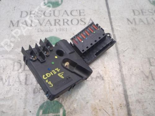 Used Fuse box Fuse box MERCEDES-BENZ E-CLASS (W211) E 220 CDI (211.006) (150 hp) 3811817 3811817