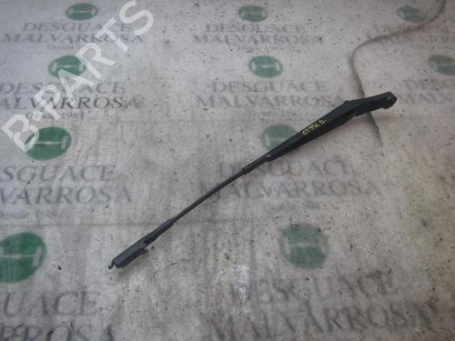 Used Front windshield wiper arm Front windshield wiper arm 3832604 3832604