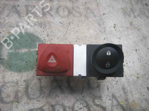 Used Warning switch Warning switch RENAULT MEGANE II Coupé-Cabriolet (EM0/1_) 1.5 dCi (EM1E) (106 hp) 3998908 3998908