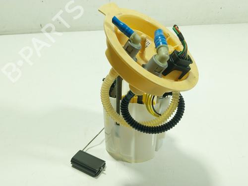 Used Fuel pump BMW 2 Gran Coupe (F44) 216 d (116 hp) 30684301