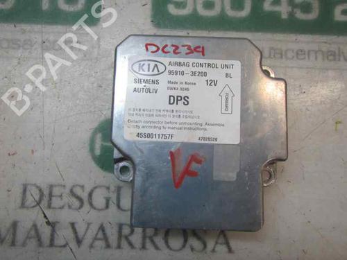 Airbag styreenhed KIA SORENTO I (JC) 2.5 CRDi 4WD (140 hp) 3876150