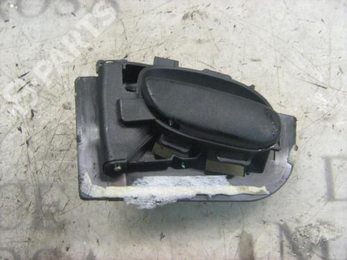 Used Rear left interior door handle Rear left interior door handle PEUGEOT 206 Hatchback (2A/C) 1.4 i (75 hp) 3765411 3765411