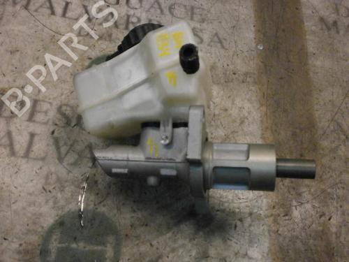 Used Brake master cylinder BMW 1 (E87) 118 d (143 hp) 3740322