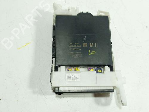 Used Fuse box Fuse box 38968800 38968800