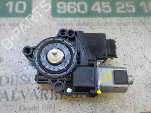 Used Left front window motor Left front window motor KIA CEE'D (JD) 1.4 CVVT (100 hp) 6046430 6046430