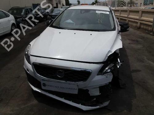 VOLVO V40 Hatchback (525)    759629