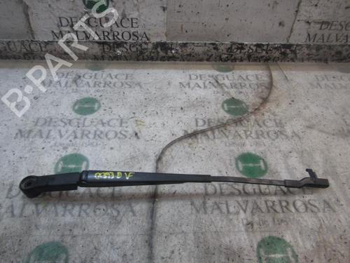 Used Front windshield wiper arm Front windshield wiper arm 3841033 3841033