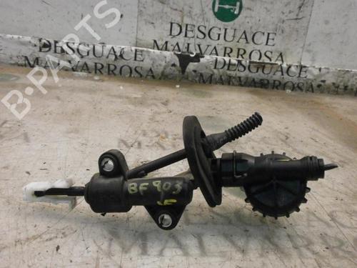 Used Clutch slave cylinder Clutch slave cylinder FIAT GRANDE PUNTO (199_) 1.3 D Multijet (199.AXD11, 199.AXD1A, 199.AXD1B,... (90 hp) 14267544 14267544