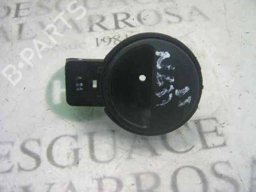 Used Front left interior door handle Front left interior door handle DAEWOO KALOS (KLAS) 1.4 (83 hp) 3781733 3781733