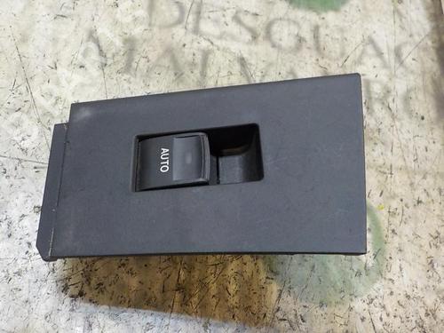 Used Right rear window switch Right rear window switch TOYOTA AURIS (_E18_) 1.8 (ZRE182_, ZRE182R) (140 hp) 4005945 4005945
